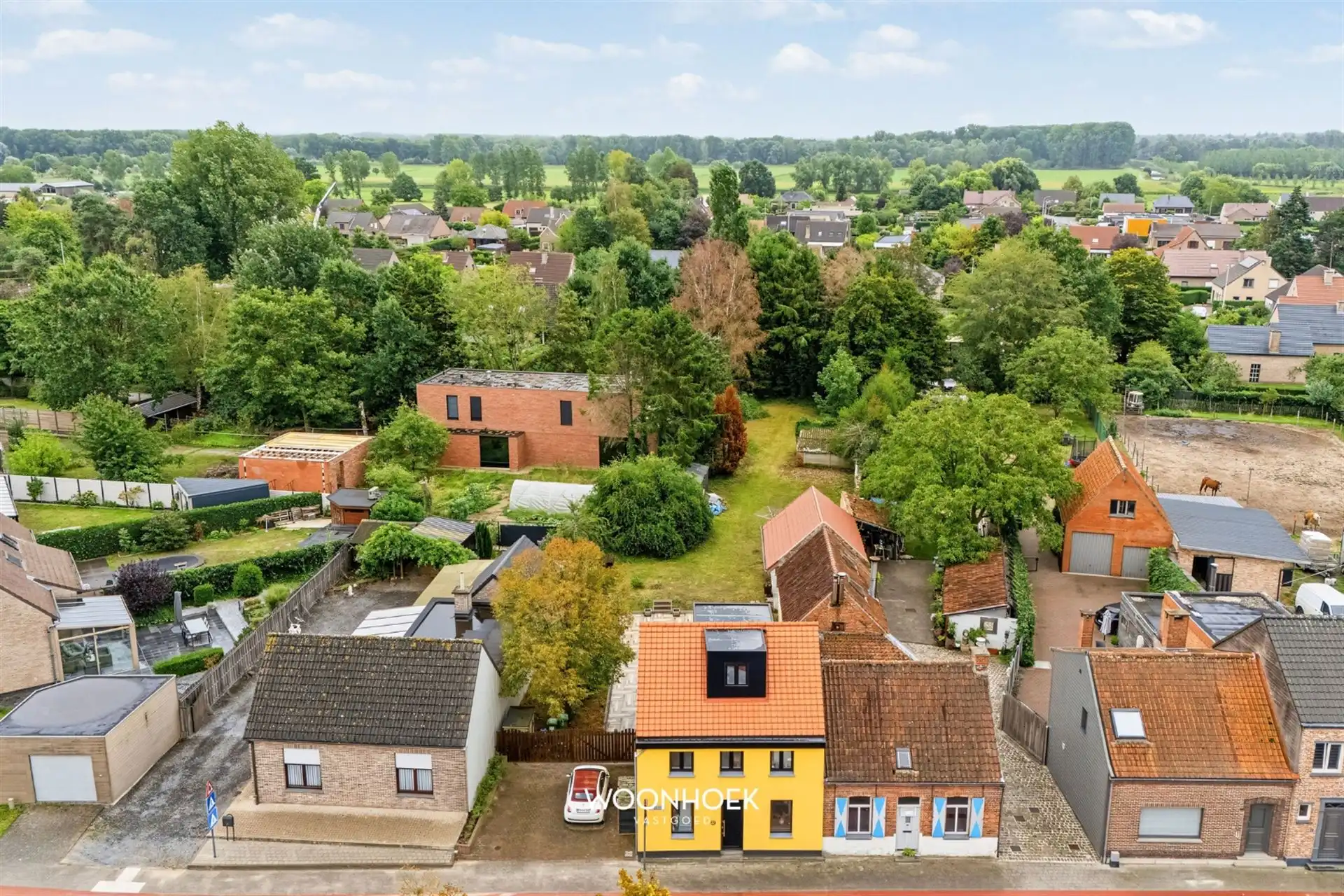Halfopen bebouwing op een royaal perceel van 1.595 M² foto 31