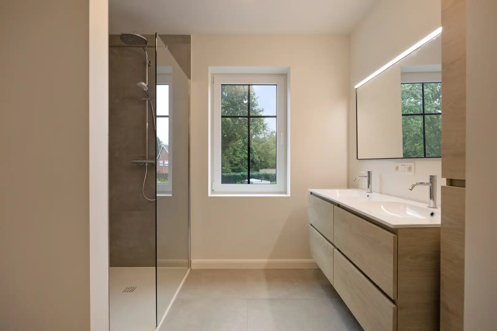 Kwalitatief afgewerkte en ruime nieuwbouw (HOB) met 3 ruime slpks op 412 m² te Olen ! foto 16