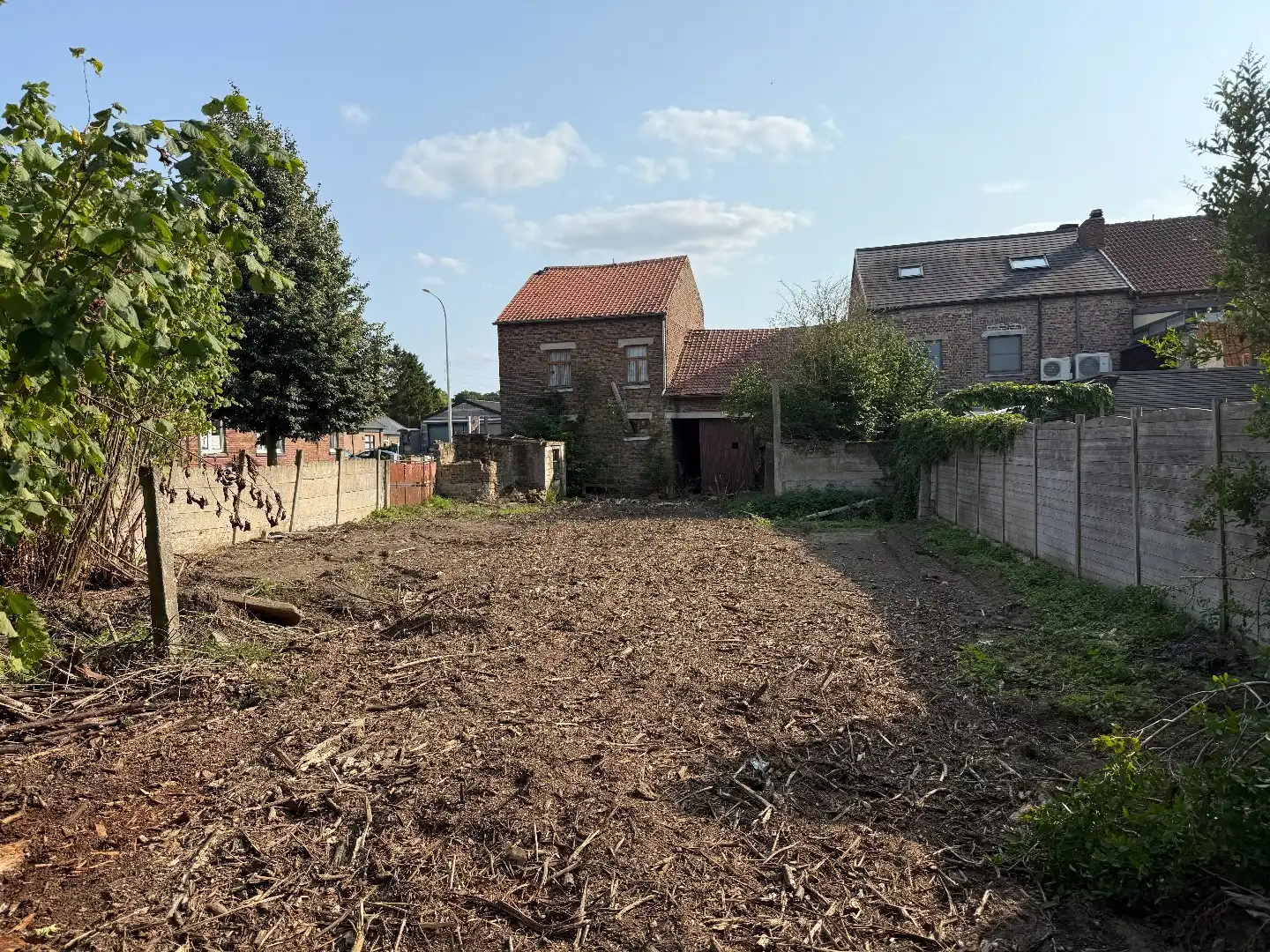 Te renoveren woning met schuur en tuin foto 3