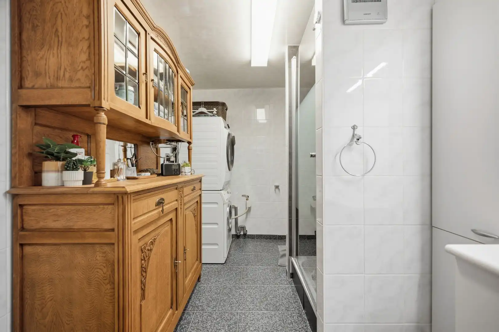 Instapklare rijwoning te Boutersem met tuin en 2 garages foto 11