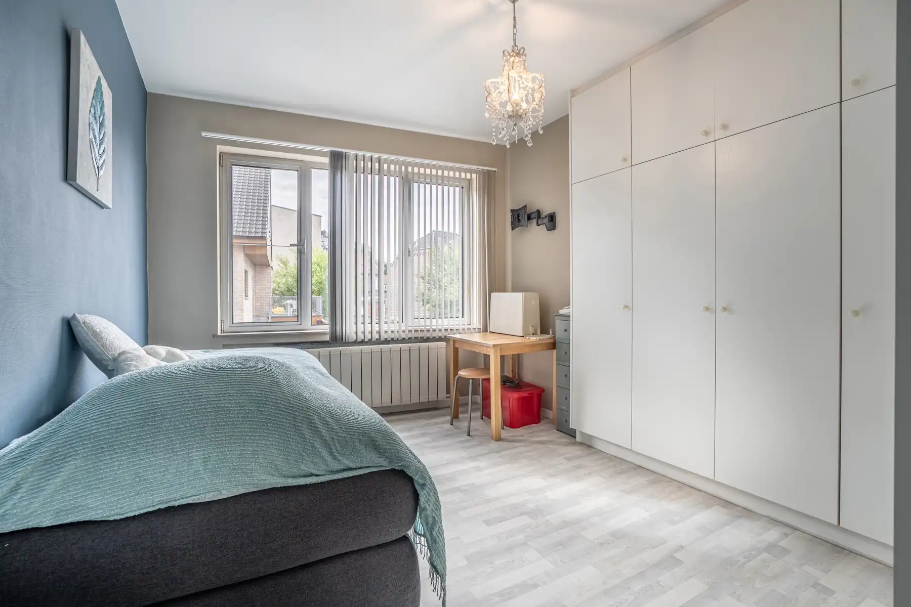 Ruim appartement met terras en dubbele garage! foto 9