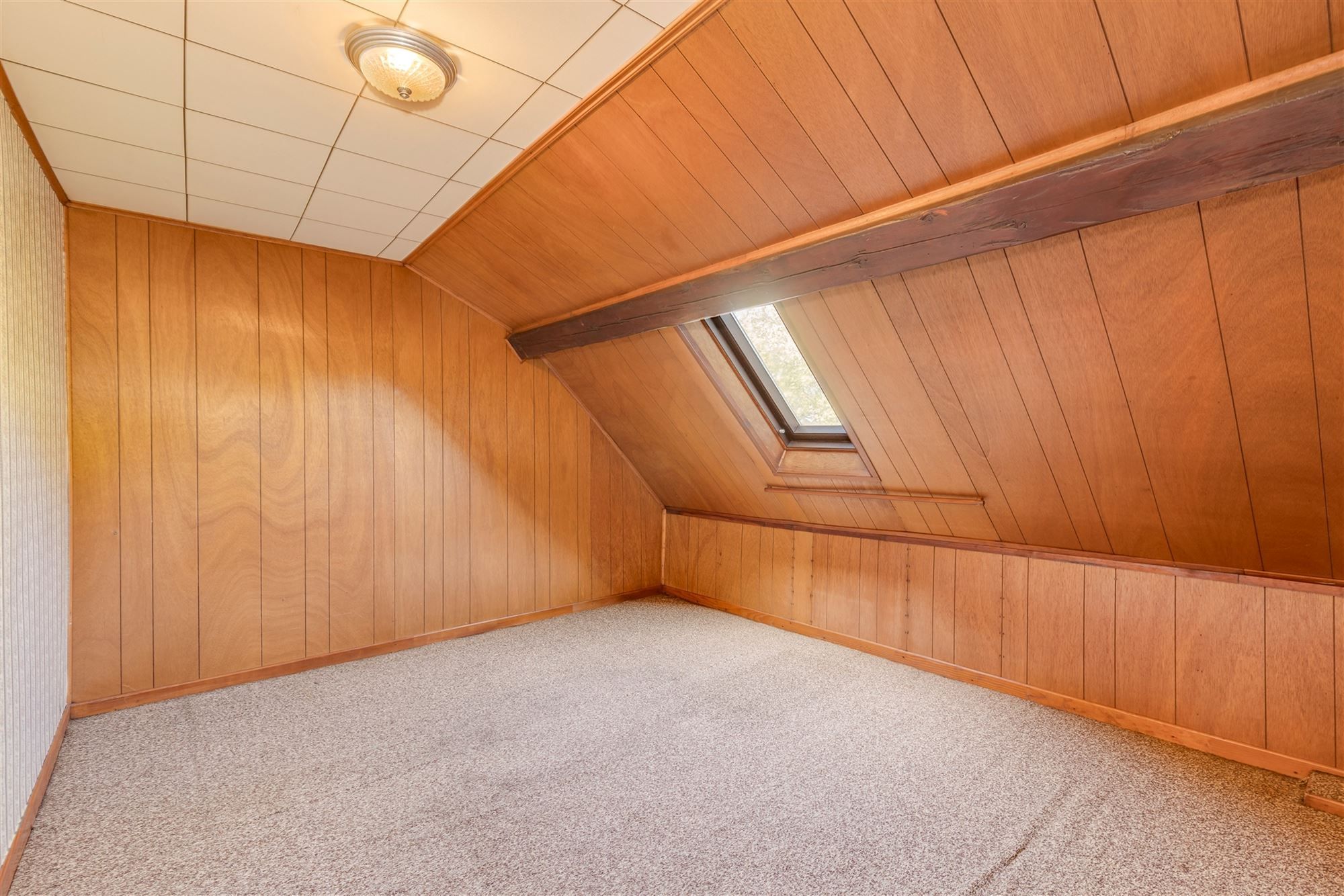 Ruim te renoveren huis met tuin en garage foto 27