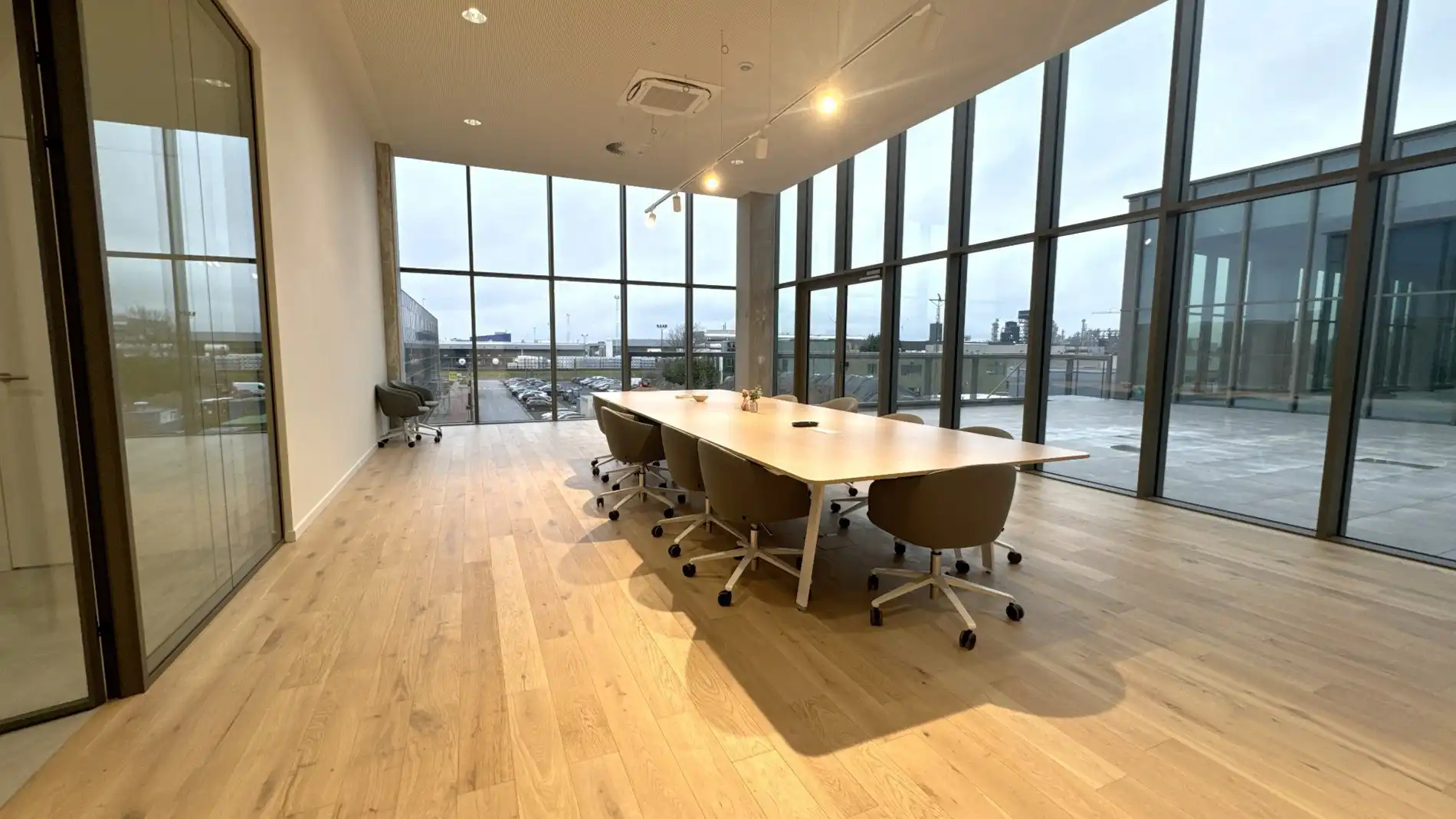 Nieuwbouw magazijn en kantoor te huur in West Port Zwijndrecht foto 11