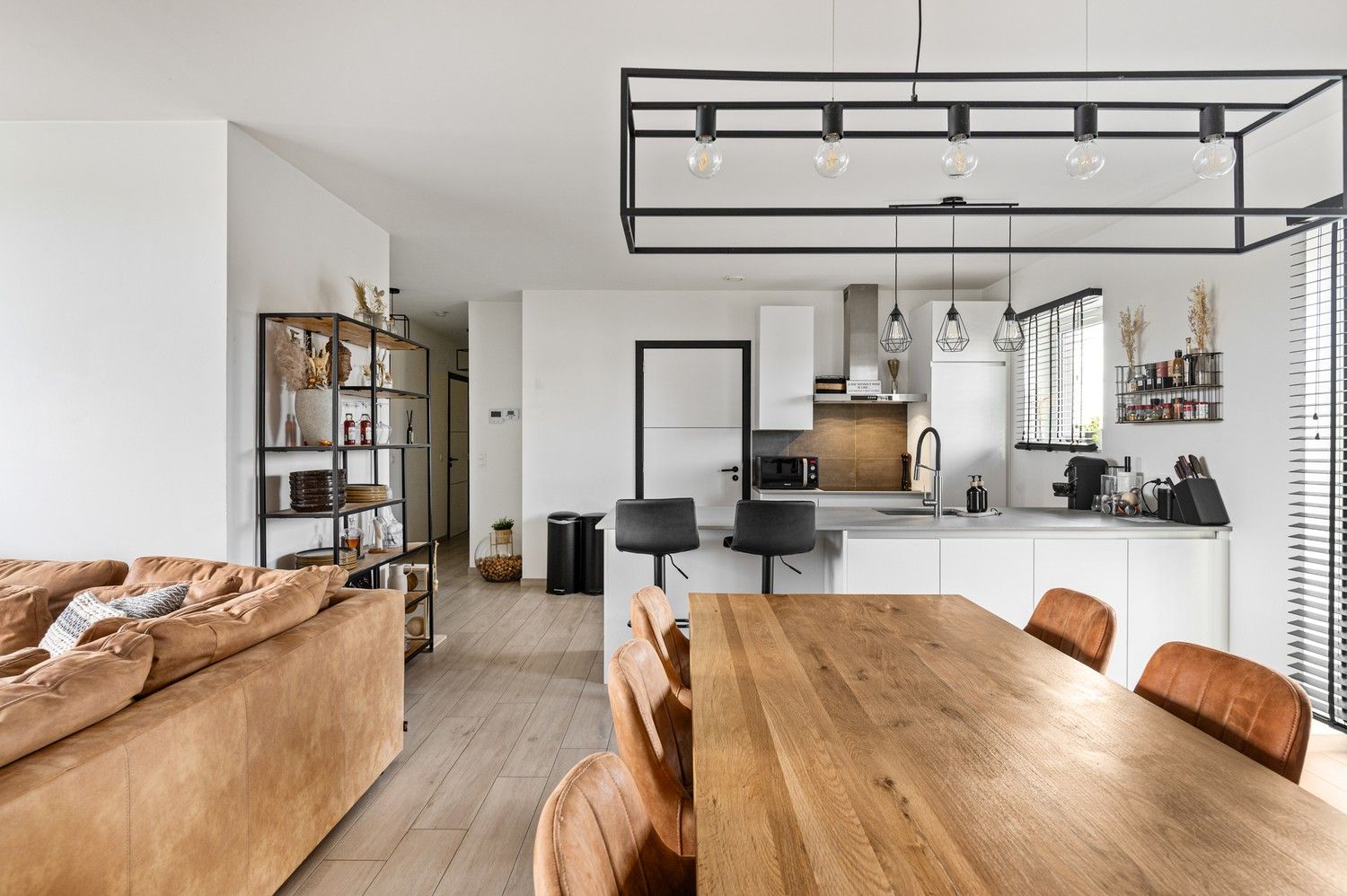 Dakappartement met 2 slaapkamers en riant terras te koop! foto 4