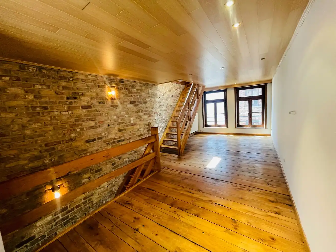 Brugge centrum, in charmante rustige straat,  NETTE KARAKTERVOLLE KNUSSE STADSWONING met patio en 2 ruime slaapkamers foto 8