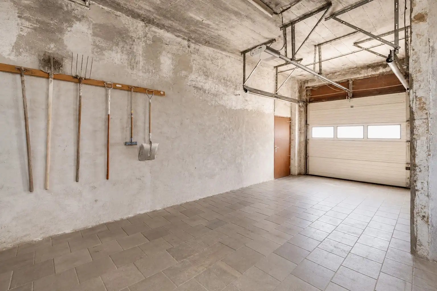 Uniek eigendom met karaktervolle woning en ruime loods op uitstekende ligging in Pittem! foto 39