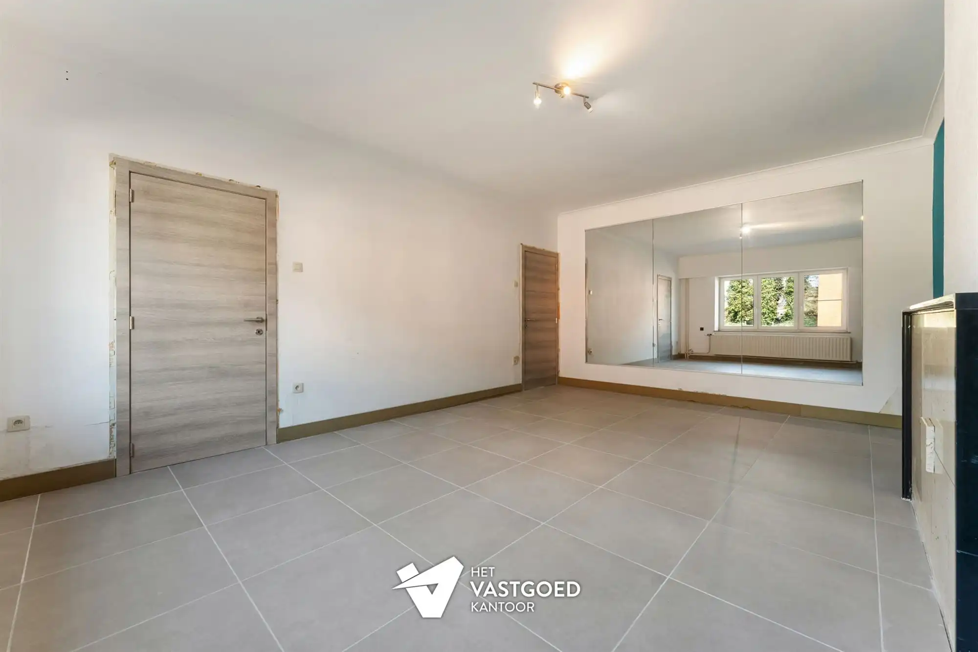 RECENT GERENOVEERDE RUIME WONING (220M²) MET 5 SLAAPKAMERS EN TUIN MET TUINKAMER TE BERINGEN foto 11