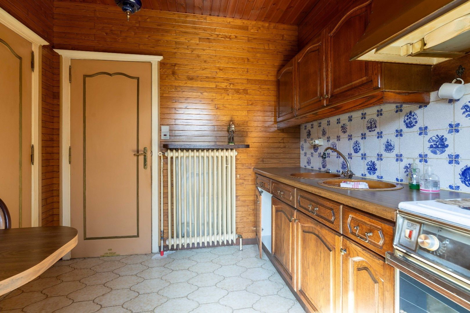 Karaktervolle woning met garage, tuin en veel potentieel in Brugse rand foto 9