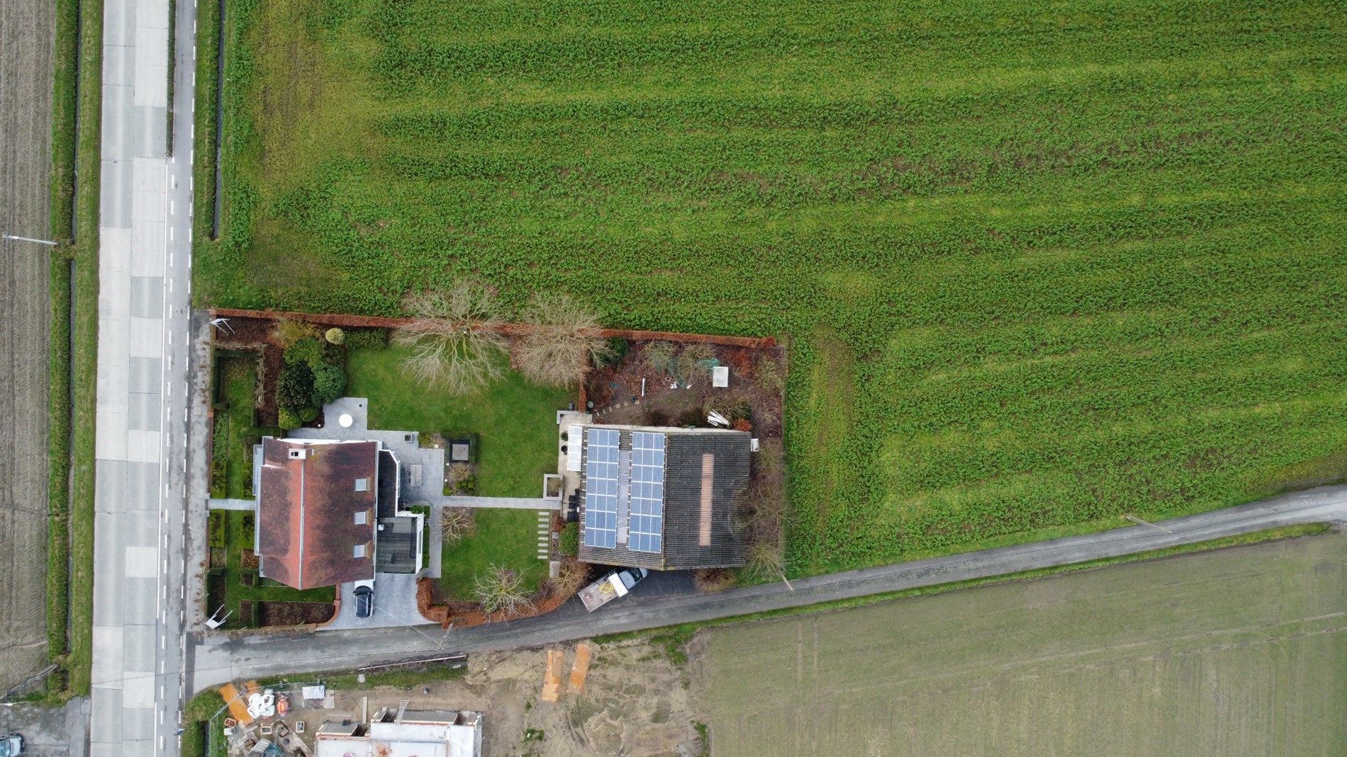 Ruime villa op groot groen perceel met 4 slaapkamers en 2 badkamers foto 5