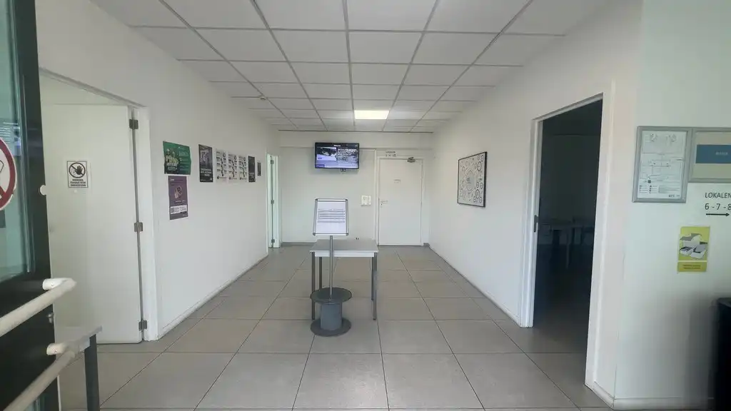 Loods met kantoren te huur in haven van Gent foto 11