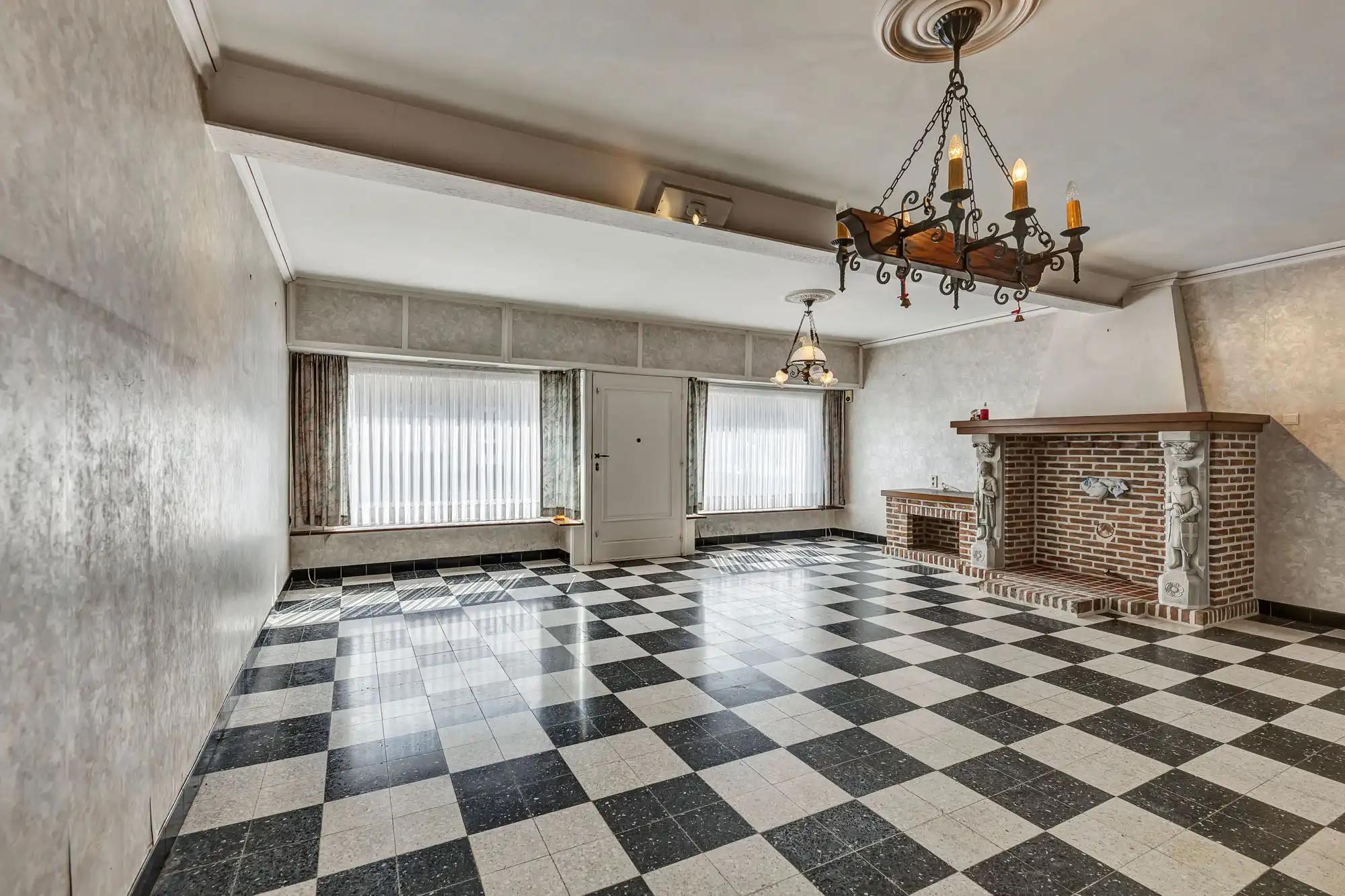 Handelspand met woonst te koop centraal te Galmaarden foto 8