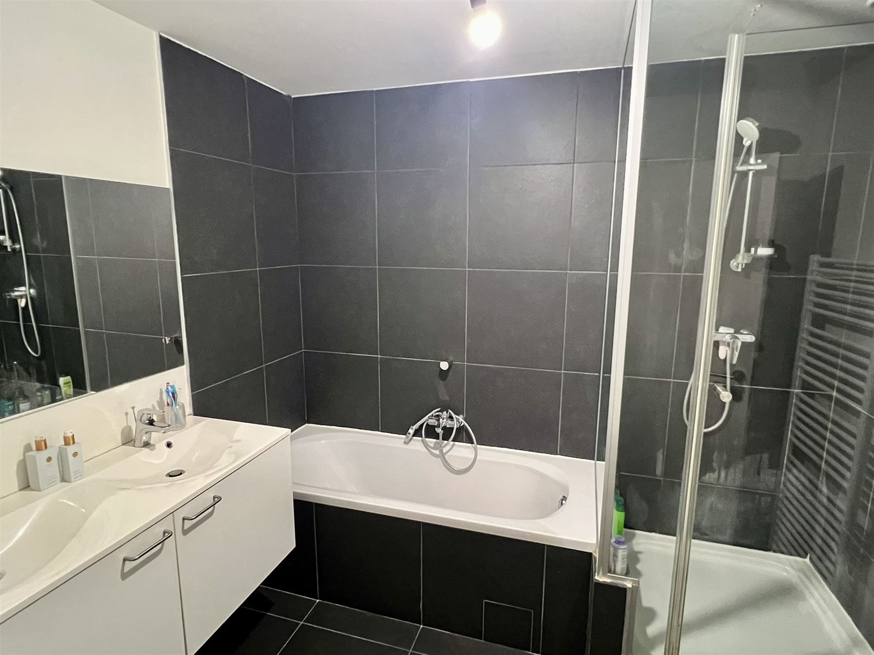 Ruime en comfortabele woning foto 4