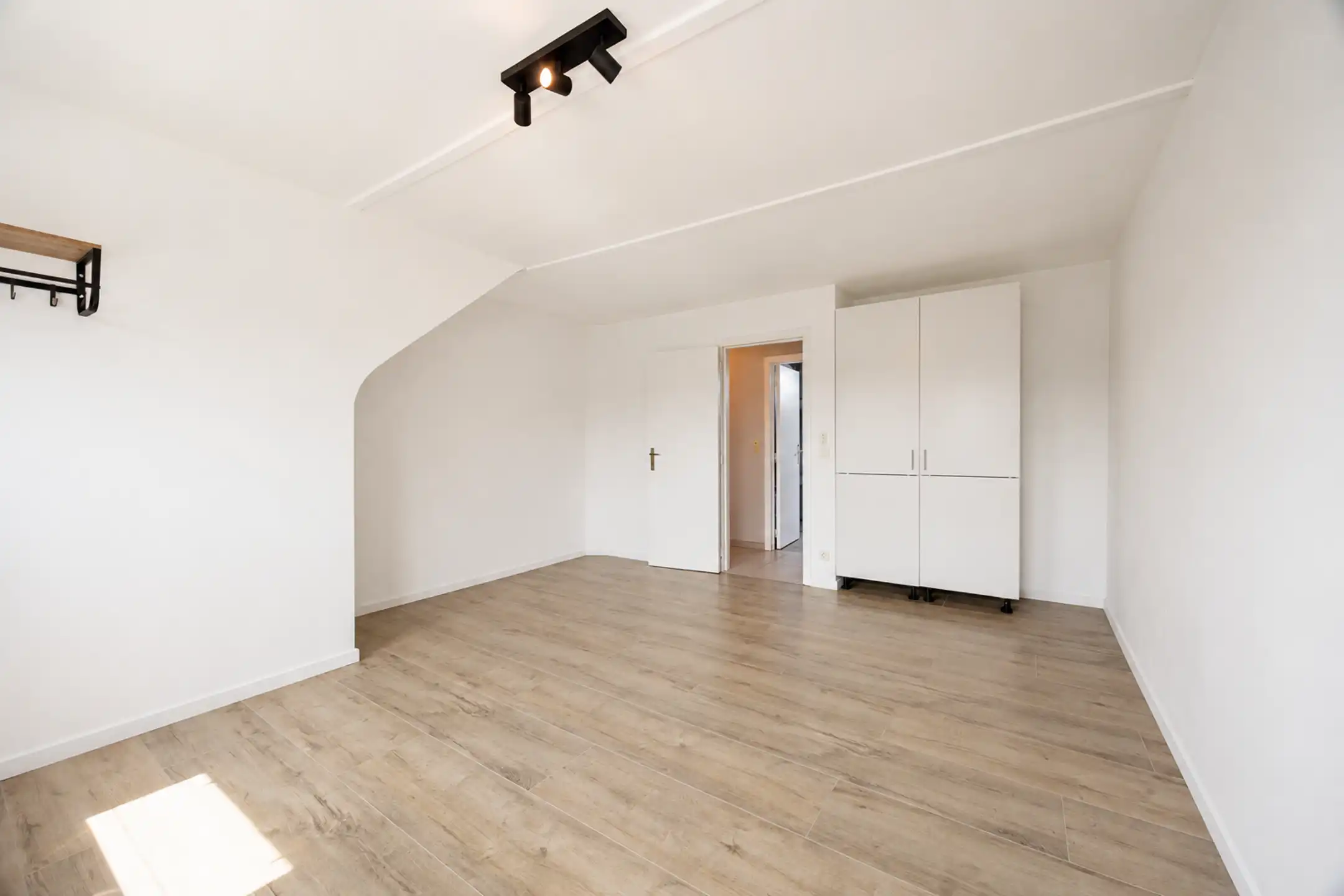 Instapklaar duplexappartement  op topligging in Sint-Niklaas foto 7