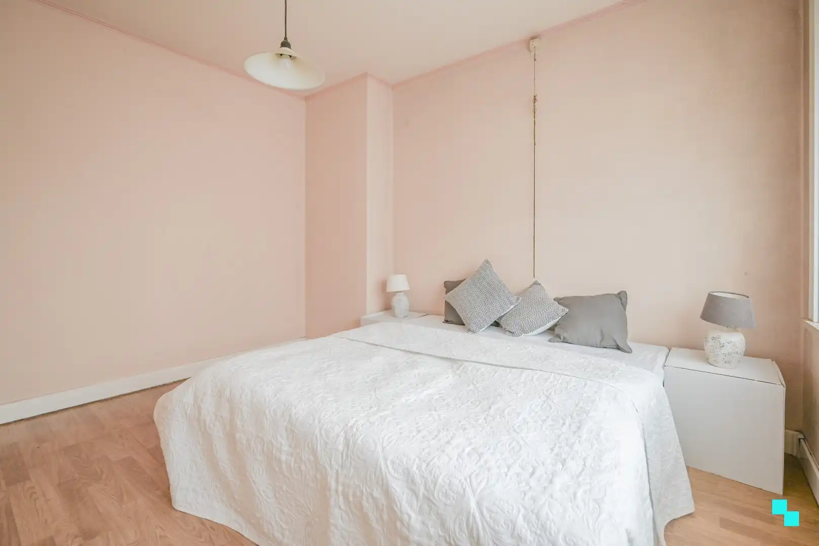 Halfopen bebouwing met garage nabij centrum Izegem foto 22