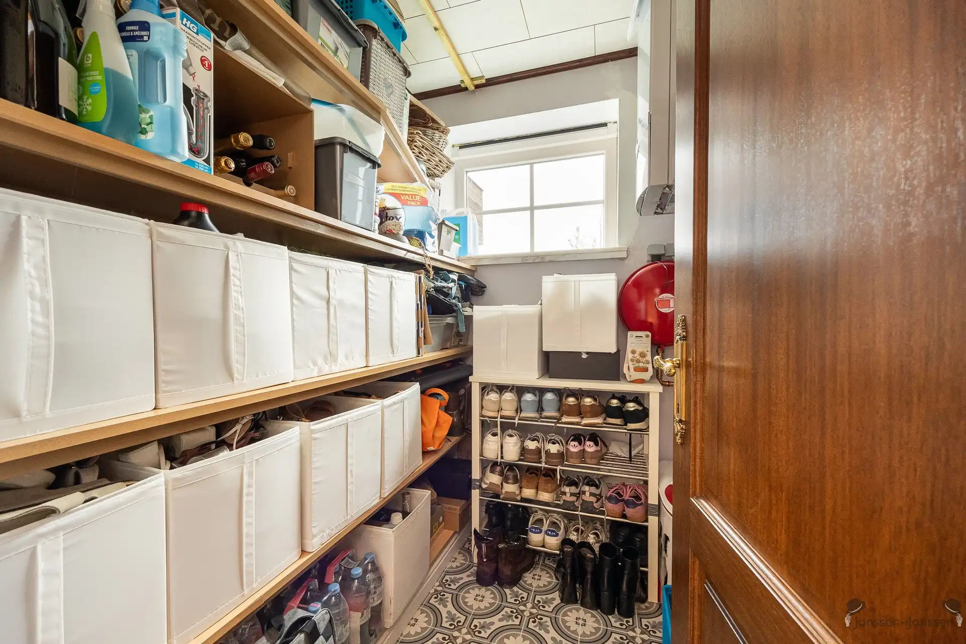 Gerenoveerde boerderij met landelijk zicht foto 9