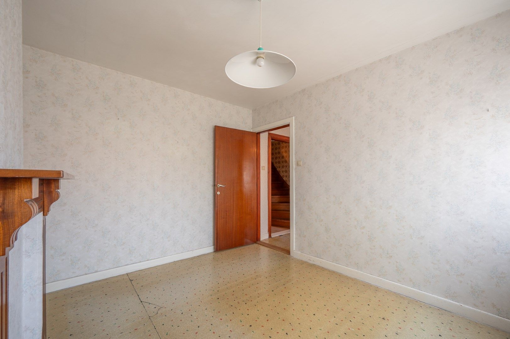 Te renoveren woning met veel potentieel op toplocatie in Maldegem foto 9