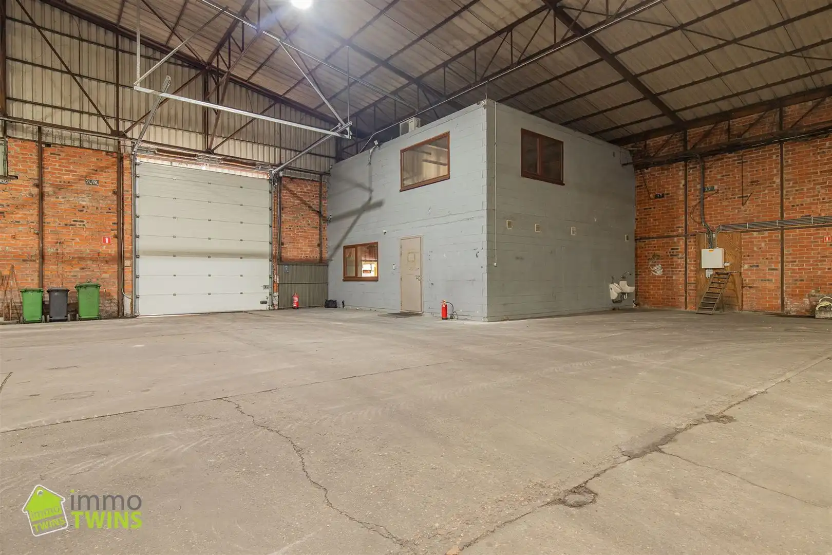 Uitzonderlijk ruim industrieel magazijn van ca. 6.900 m² te huur in Schoonaarde foto 15