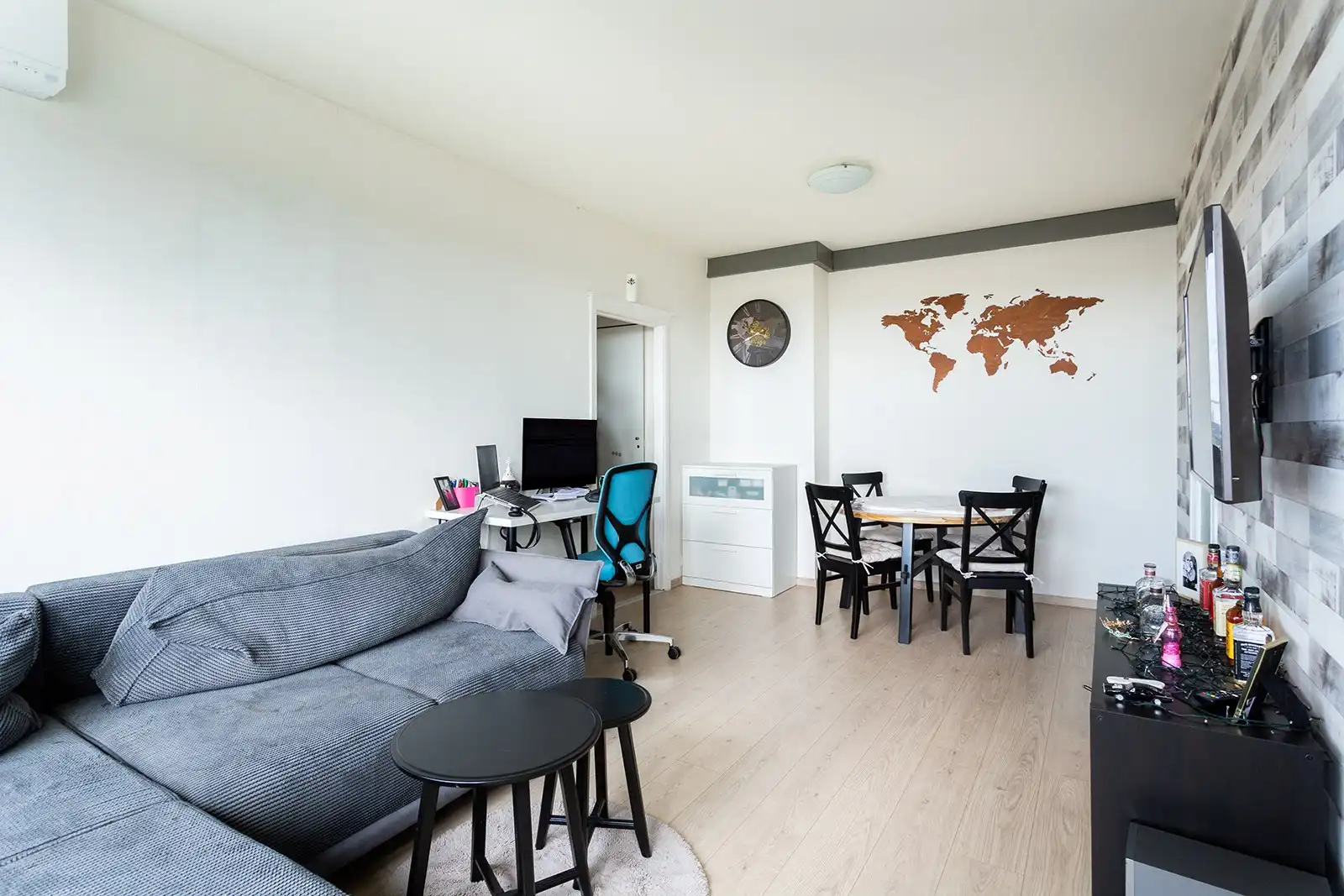 Lichtrijk appartement met ruim terras foto 14