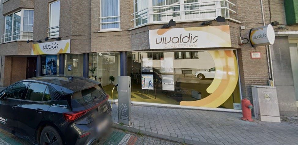 COMMERCIËLE TOPLOCATIE TE HUUR – AALST (INVALSWEG NAAR CENTRUM) foto {{pictureIndex}}