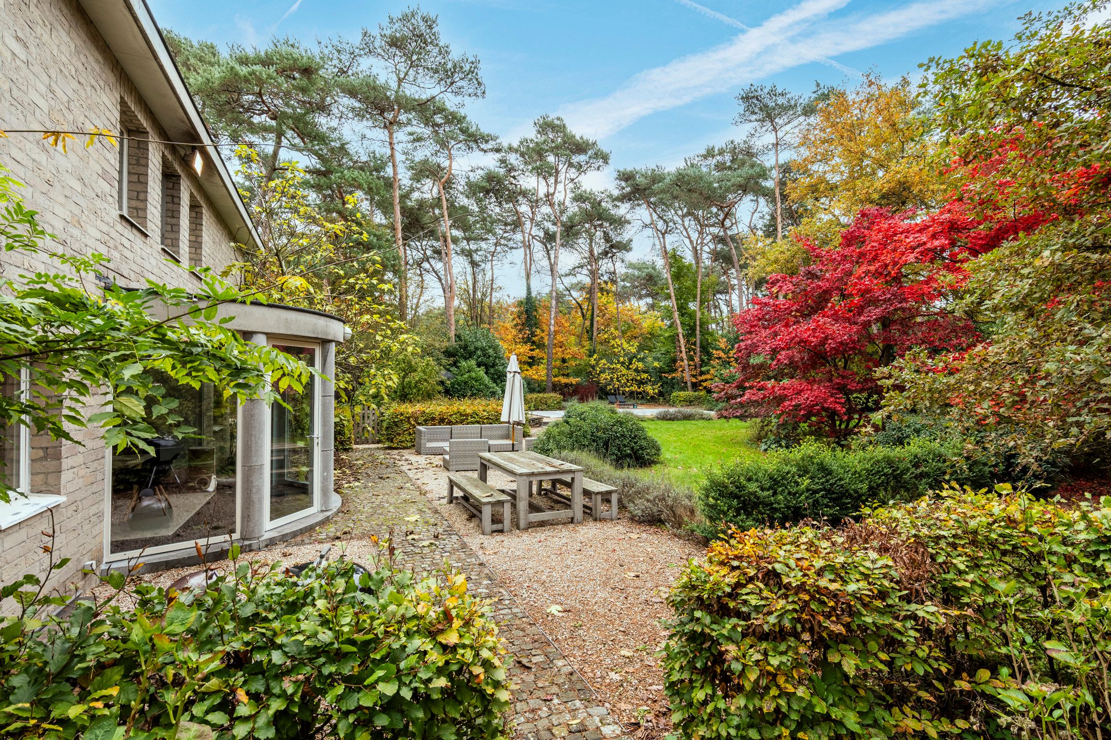 Woning met zwembad op zuidgericht perceel van ca. 2145 m² foto 27