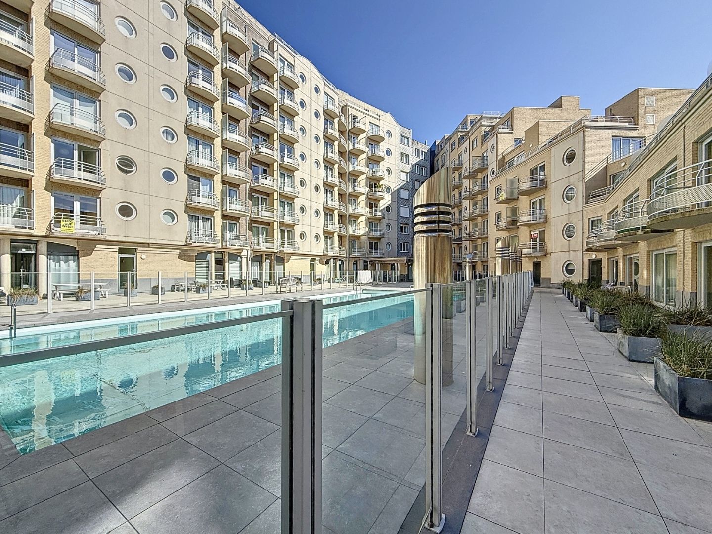 Dakappartement met twee zeer ruime terrassen op toplocatie te Oostende foto 14