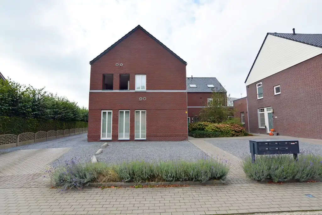 Energiezuinig duplex-appartement met 2 slpk, terras en carport met berging. foto 34