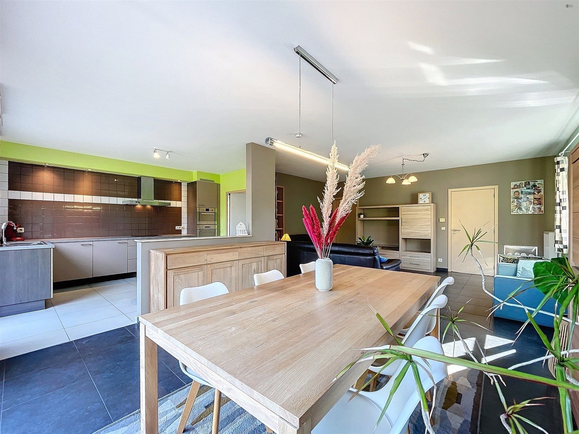 Prachtige half open bebouwing met 4 slaapkamers en garage op 382m² grond foto 6