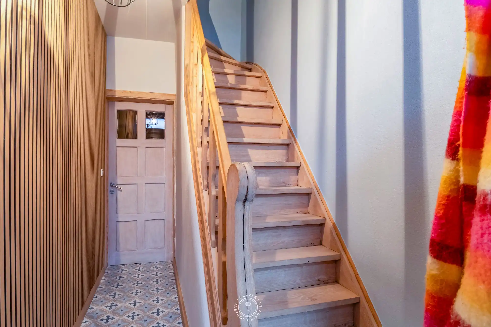 Charmante halfopen bebouwing met open zicht op achterliggende velden foto 13