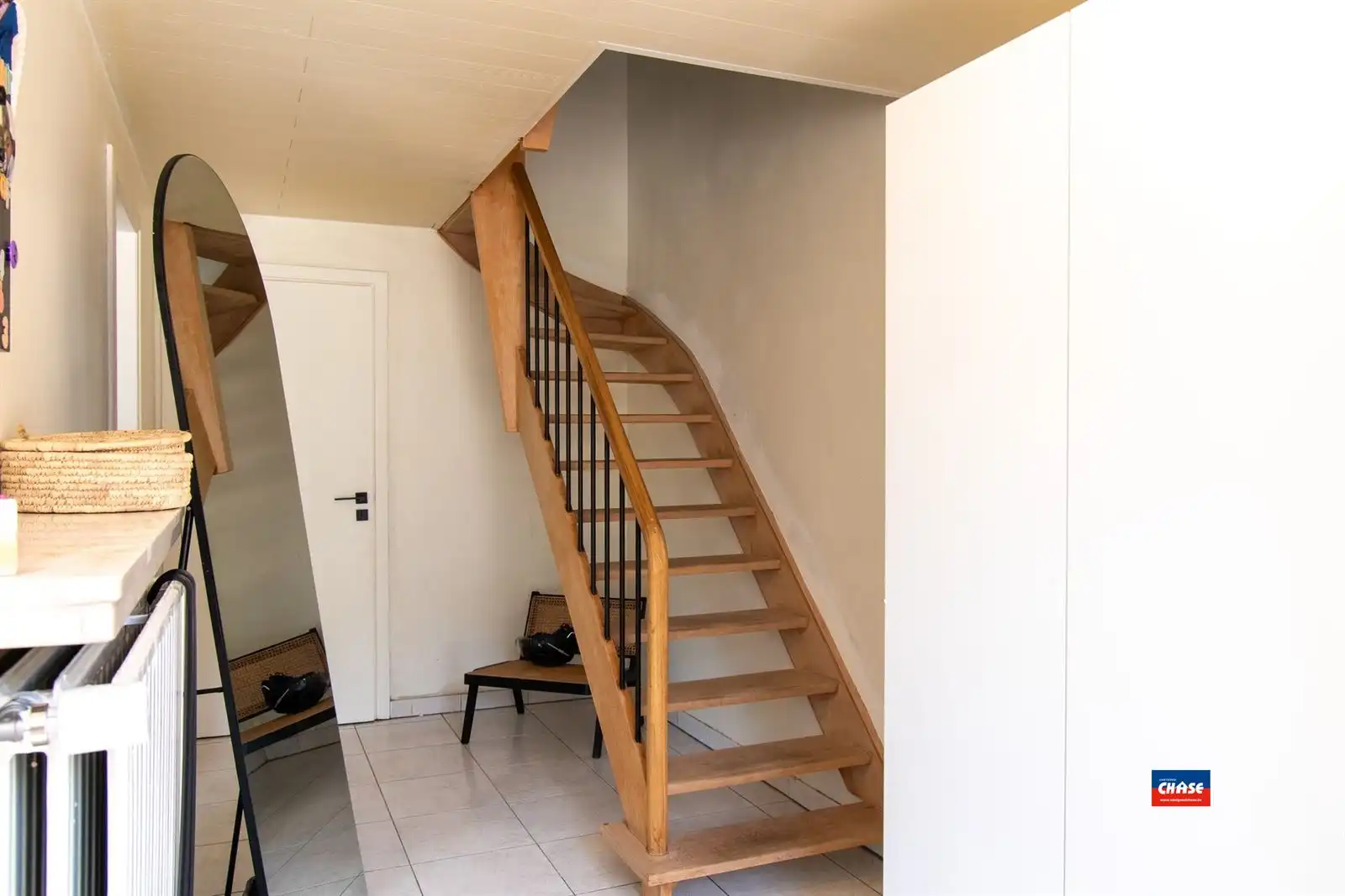 Gerenoveerde woning met 3 slpks, tuin en 2 garages foto 20