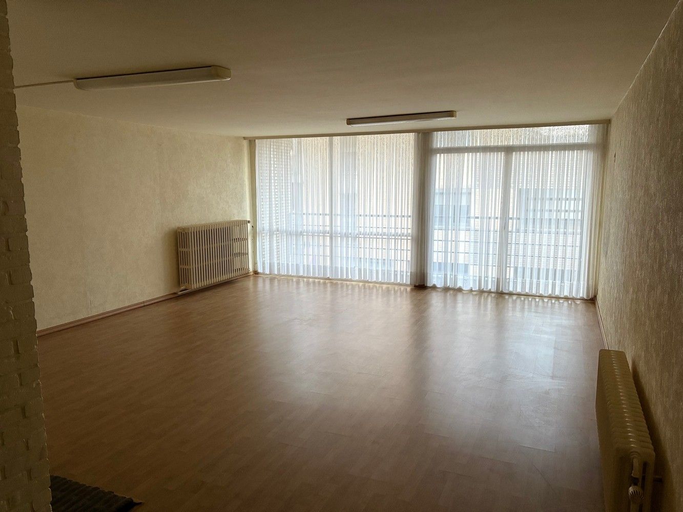 2 ruime goed gelegen te renoveren appartementen foto 9