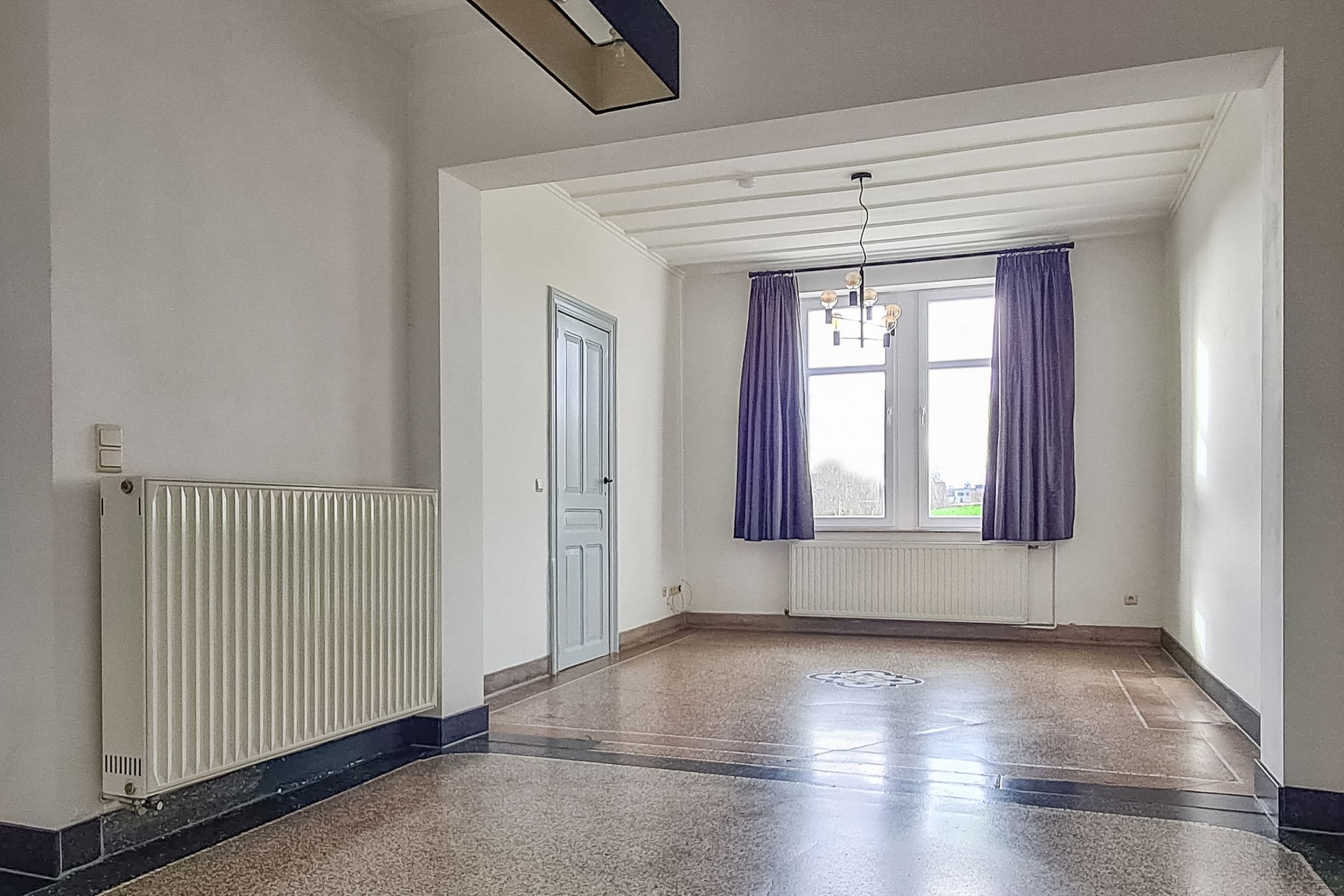 Statige woning met loodsen te Millen foto 5