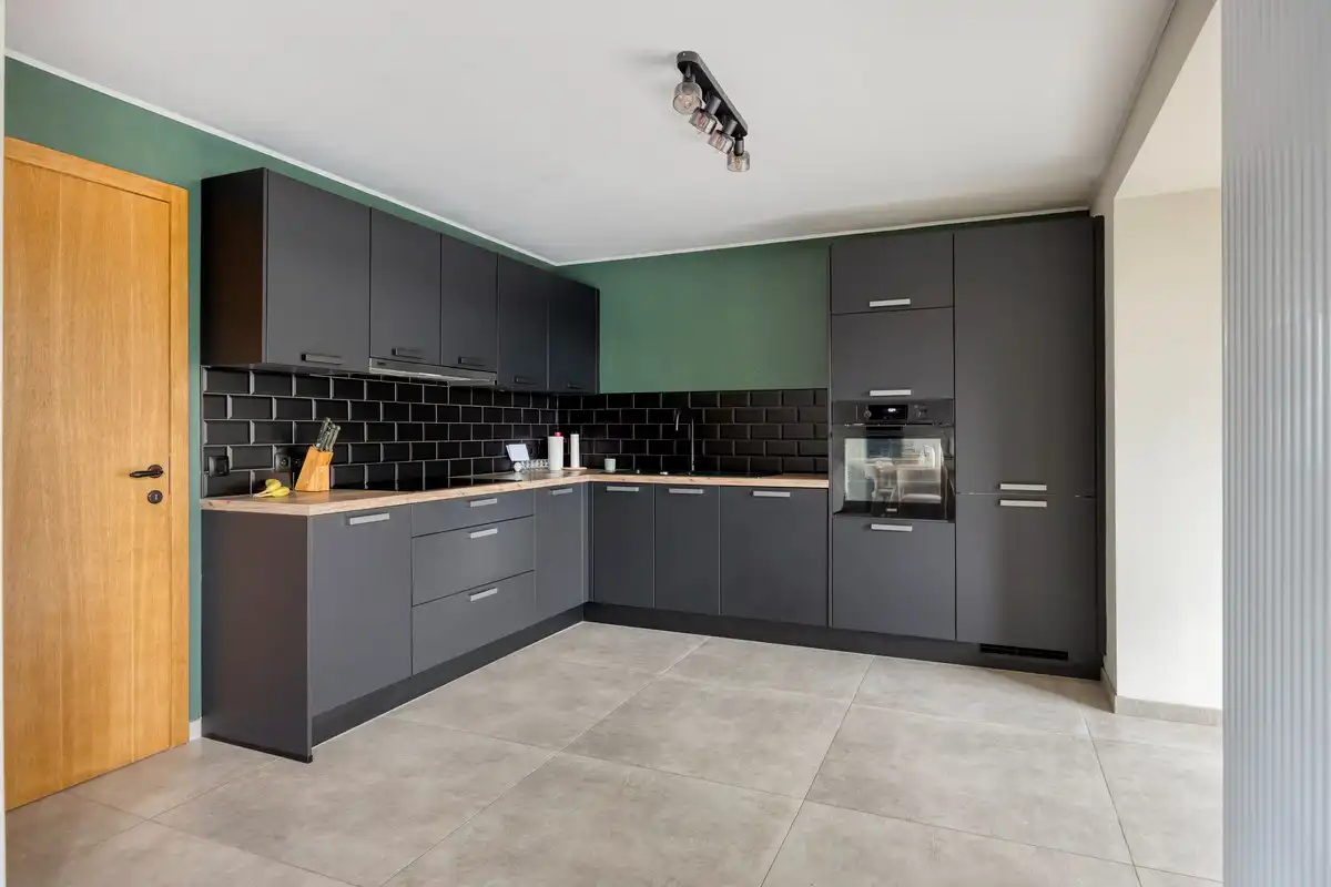 Halfopen bebouwing met 3 slaapkamers, tuin en garage foto 15