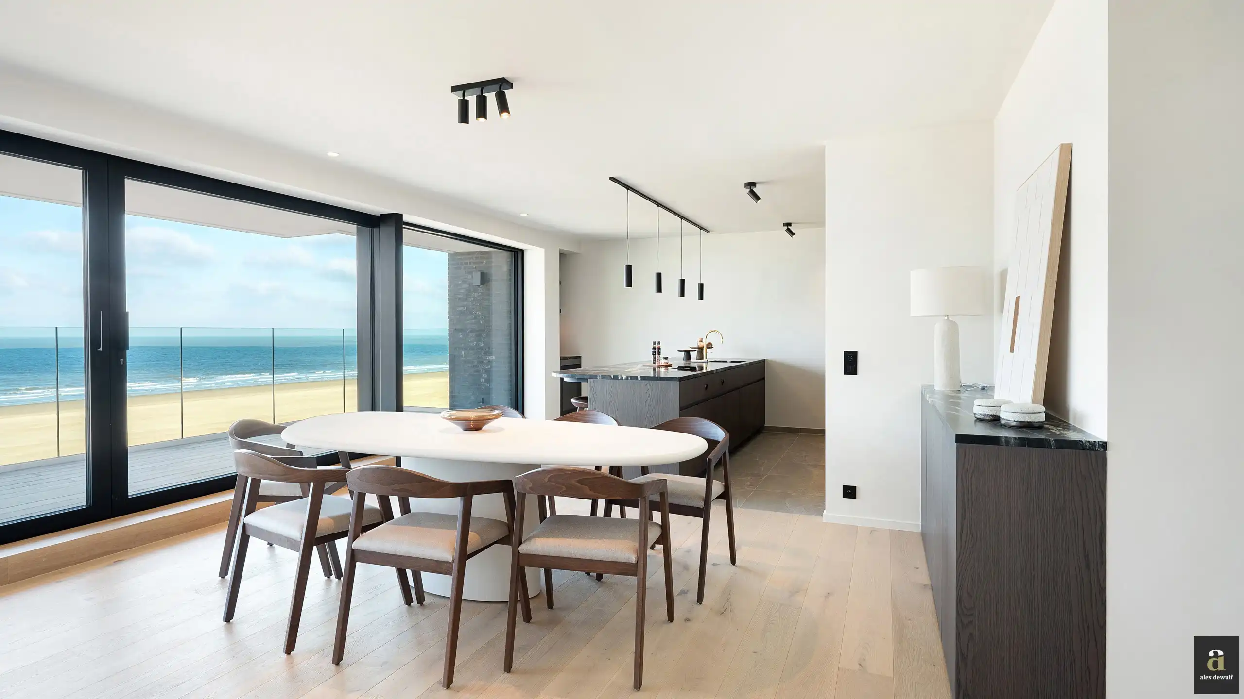 High-end appartement in iconisch gebouw aan RBSC Duinbergen. foto 14