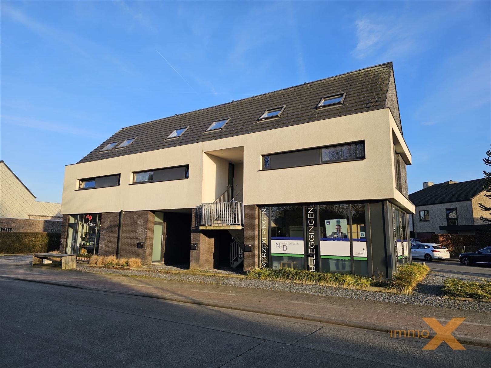 GEZELLIGE DUPLEX MET CARPORT foto {{pictureIndex}}