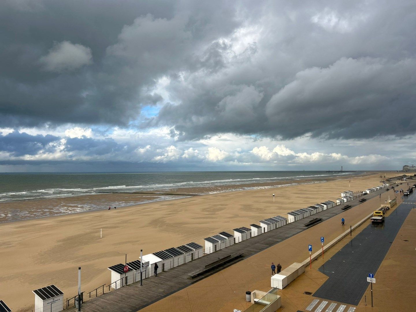 VERNIEUWDE STUDIO MET ZICHT OP ZEE foto 13