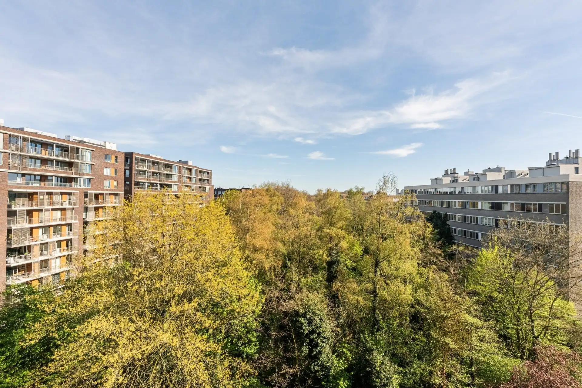 Gerenoveerd appartement met ruim terras foto 17