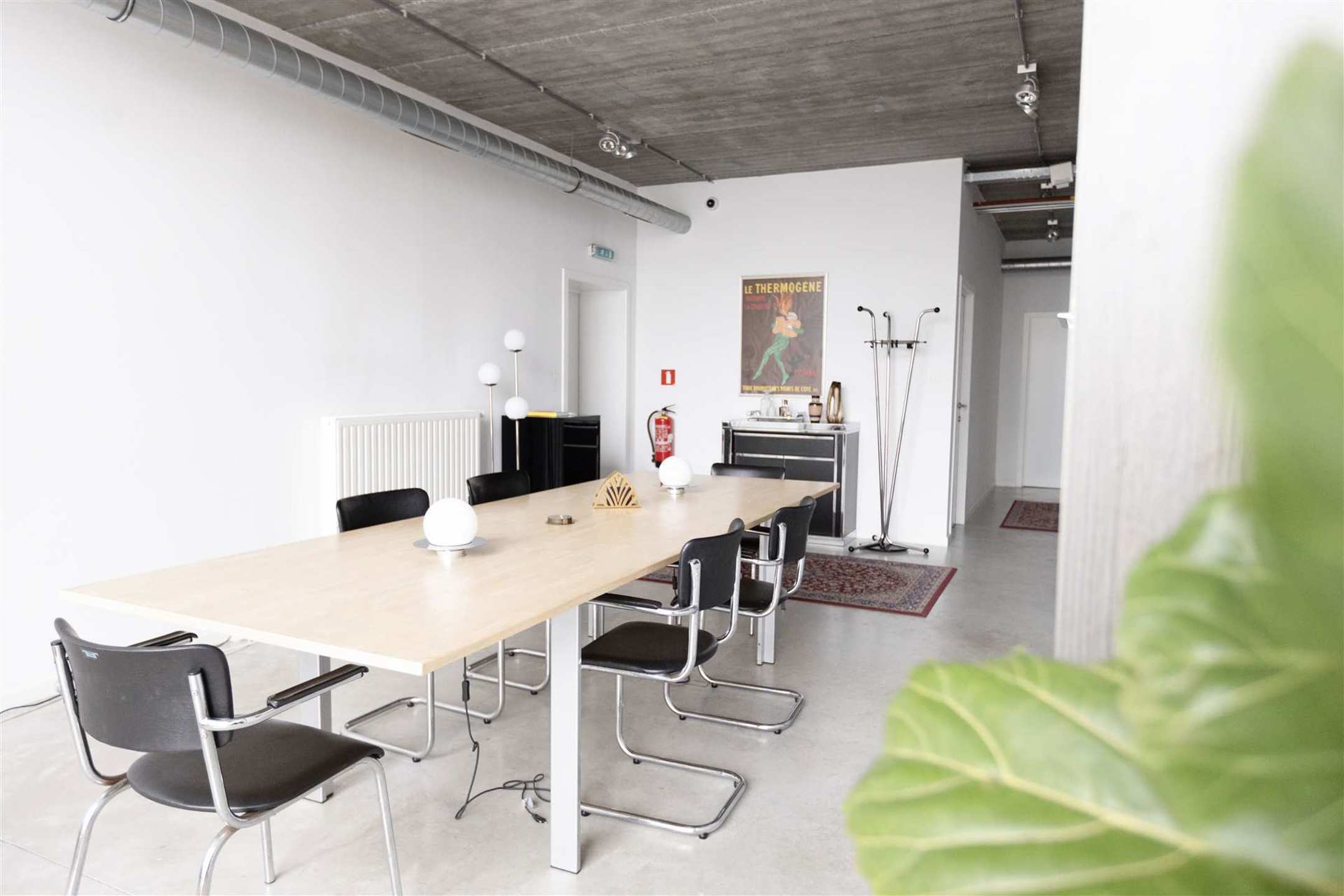 Moderne kantoor- en opslag ruimte foto 3