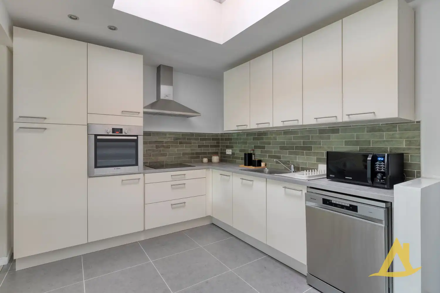 INSTAPKLARE, ENERGIEZUINIGE WONING, NABIJ HET CENTRUM VAN DIEST! foto 9