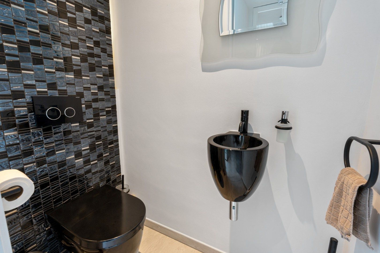 Unieke designvilla met zwembad en panoramisch uitzicht op het Albertkanaal foto 44