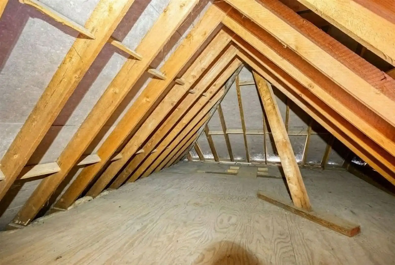 Ruime 3-gevel woning (274m²) met 3 slaapkamers, grote garage en mooie tuin foto 20