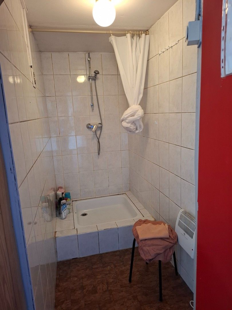 STUDENTENKAMER (geen domicilie mogelijk!) met fietsenstalling op binnenkoer. foto 28