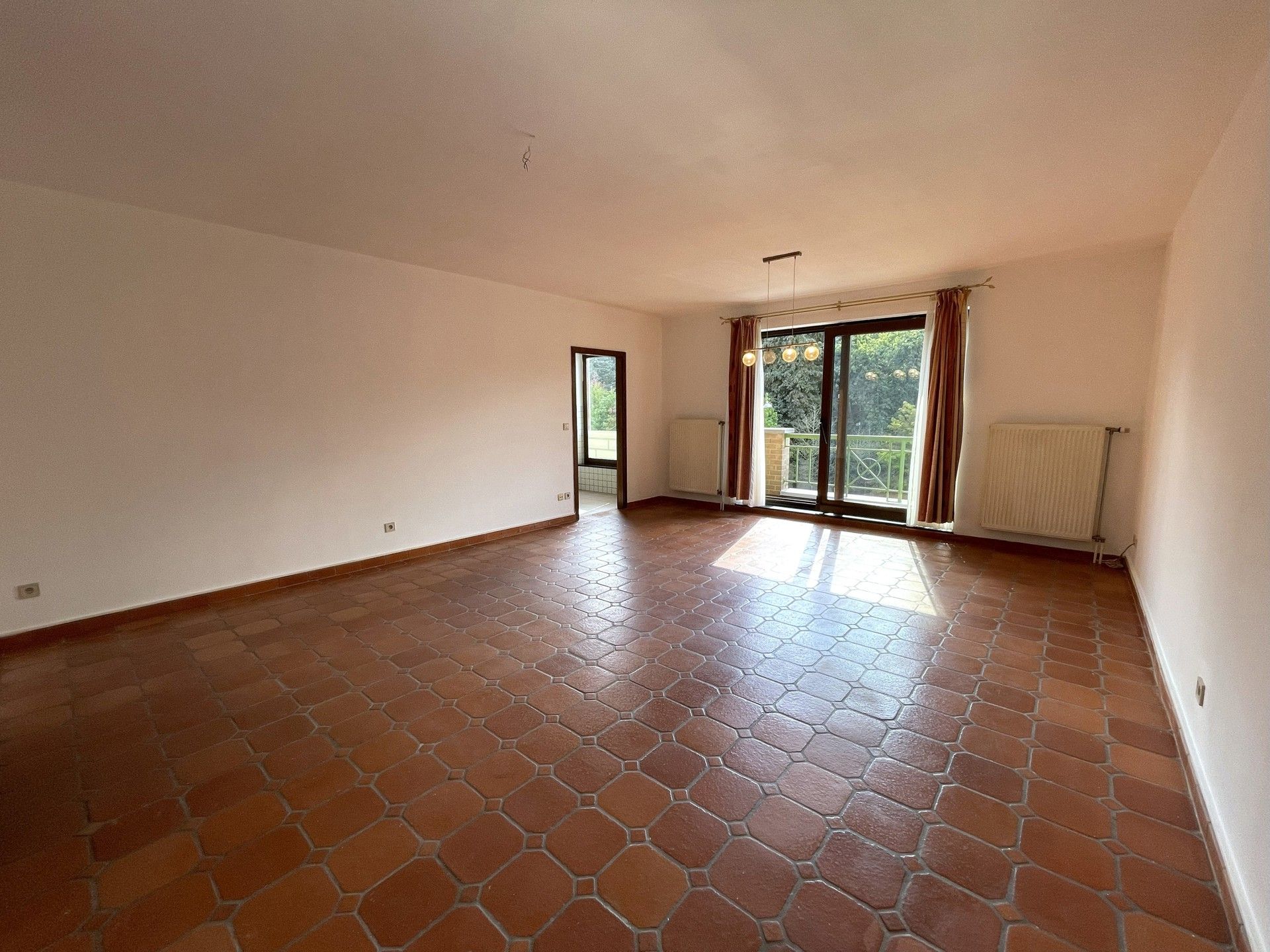 Charmant appartement met 2 slaapkamers en garage foto 2