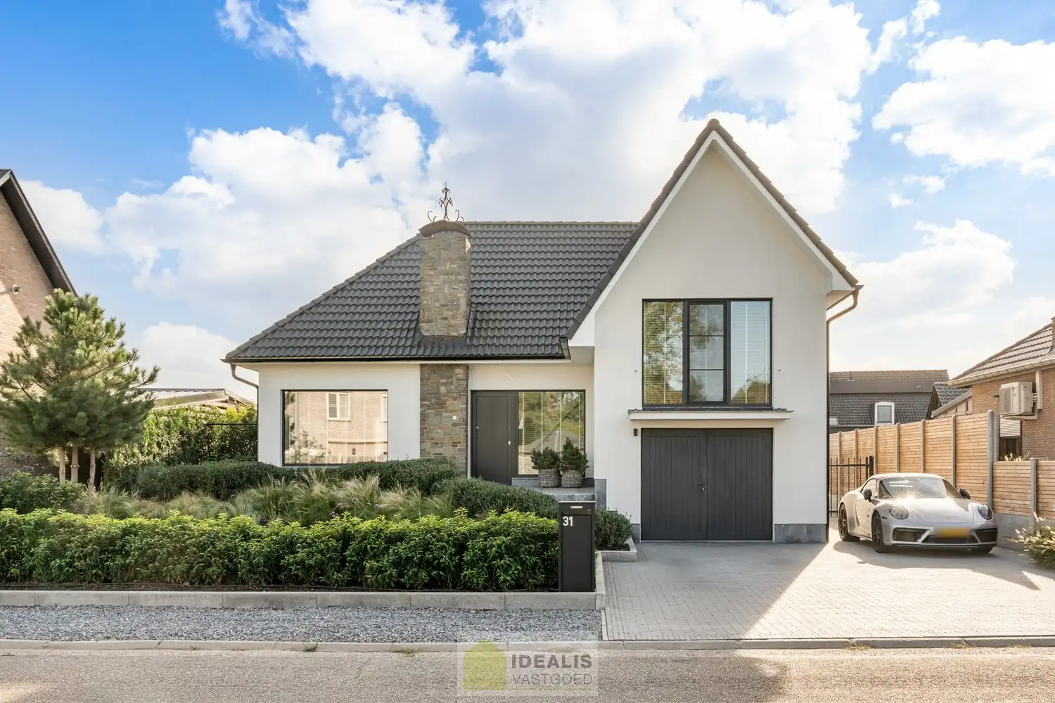 IDEALIS VASTGOED – Een prachtige instapklare woning in het fijne Hamont op een steenworp van de NL-grens! foto 2