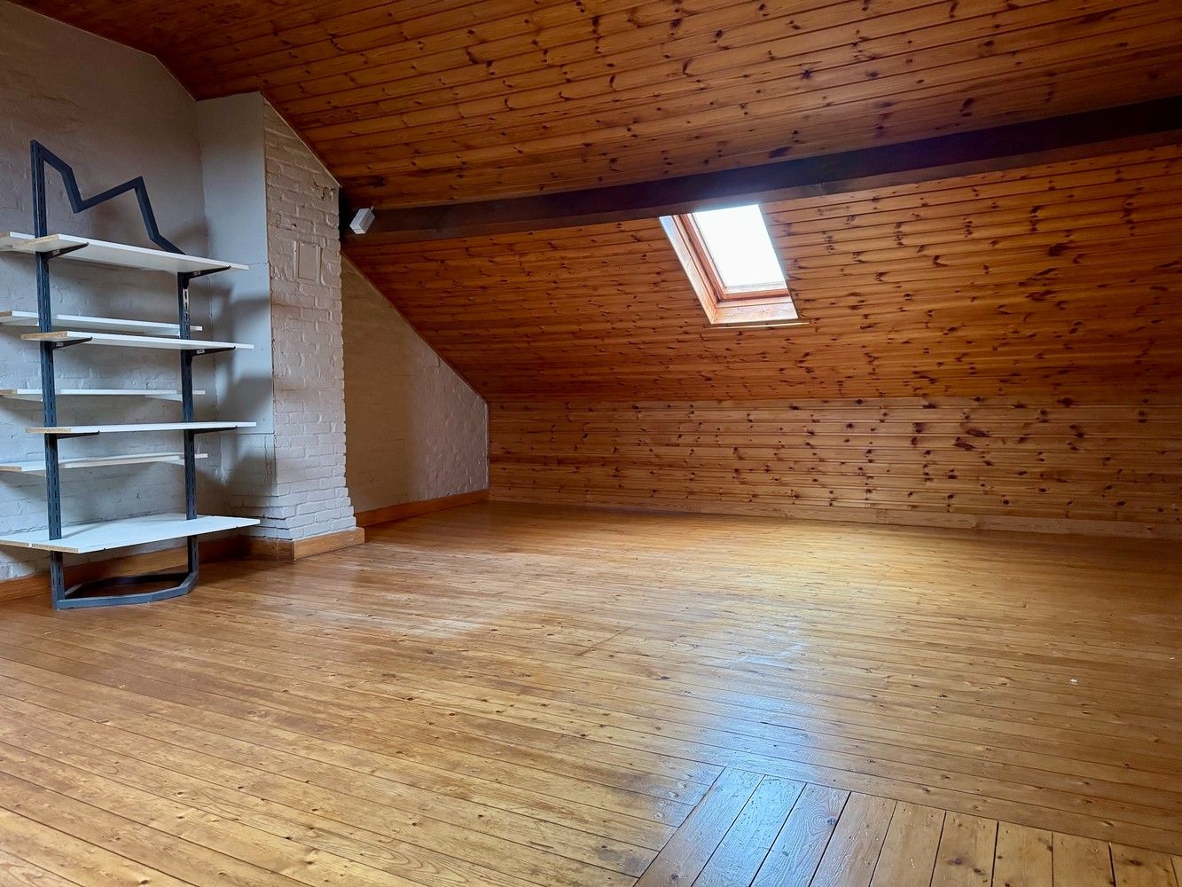 Goed gelegen rijwoning met tuin foto 19