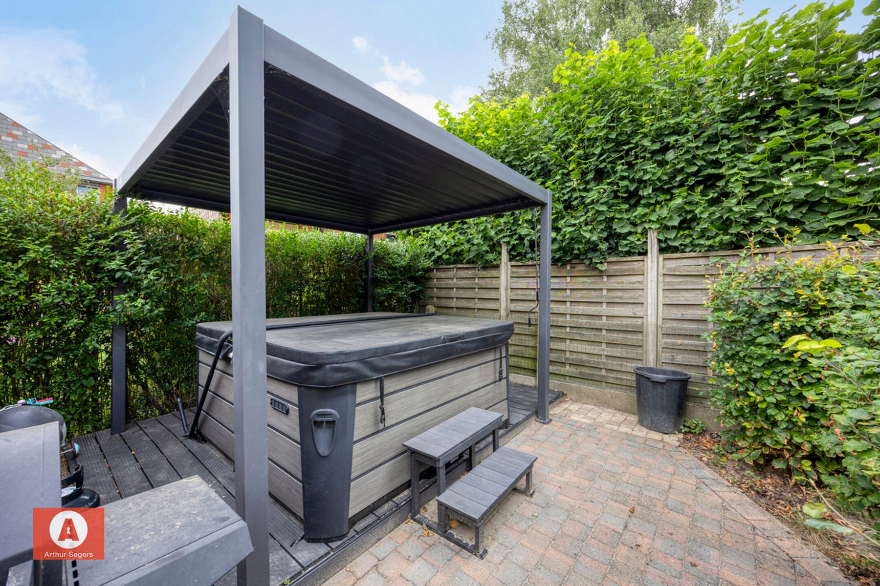 Landelijke open bebouwing in rustige, doodlopende straat foto 26