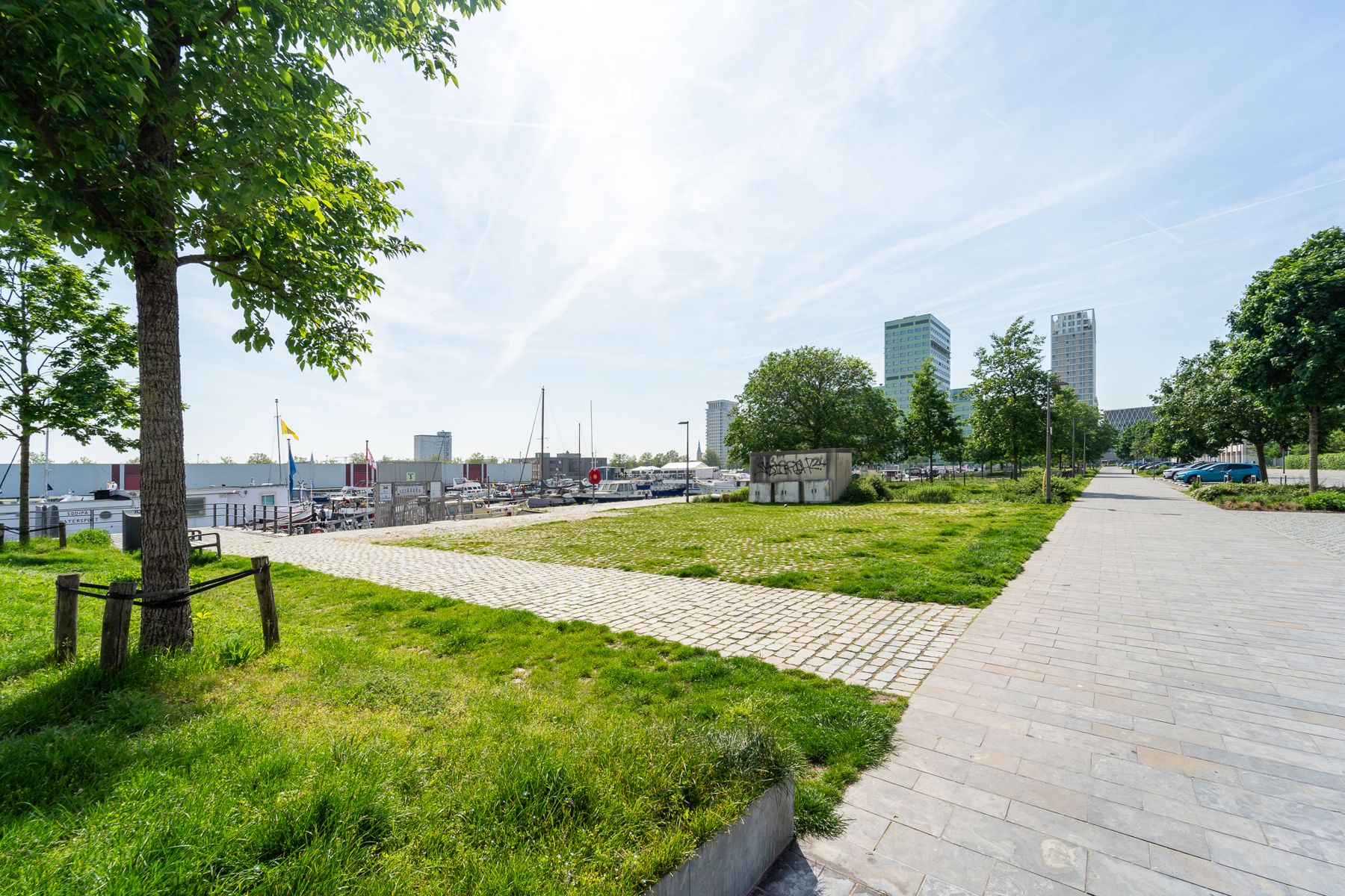 Instapklaar 1slpk appartement aan Kempisch Dok met terras foto 10