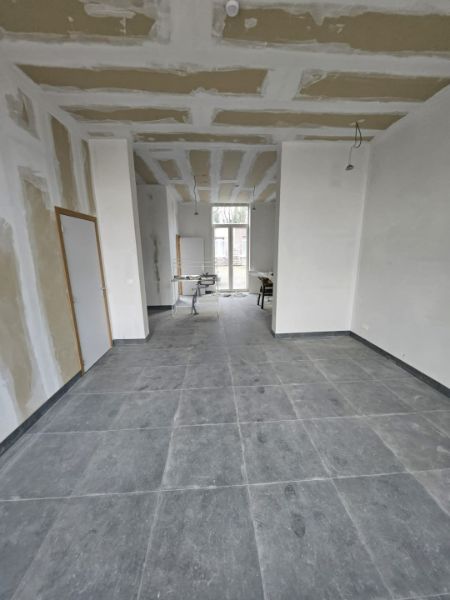 Gerenoveerde woning met garage foto 4