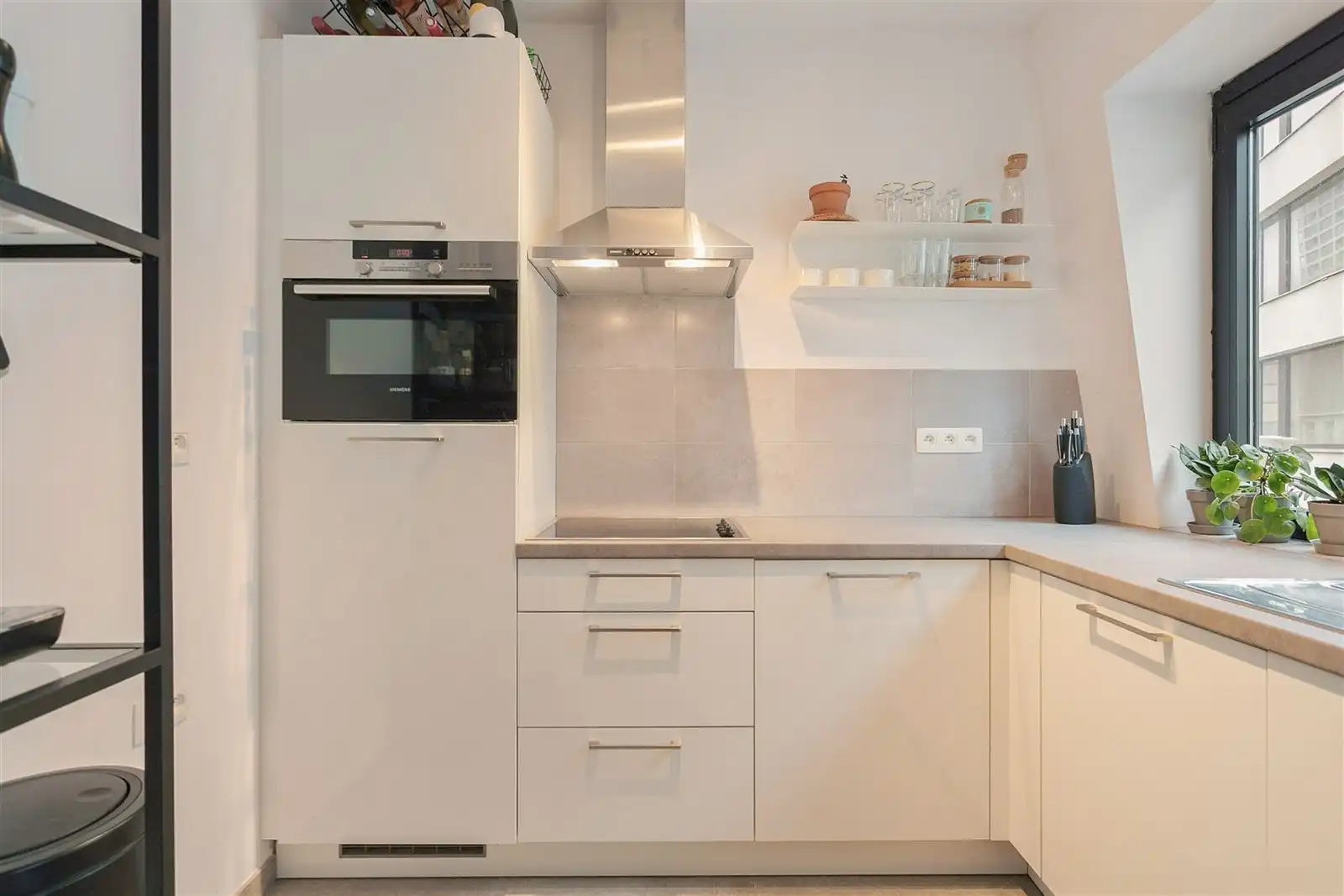 FURNISHED 1 BEDROOM CITY APARMTENT! foto 6
