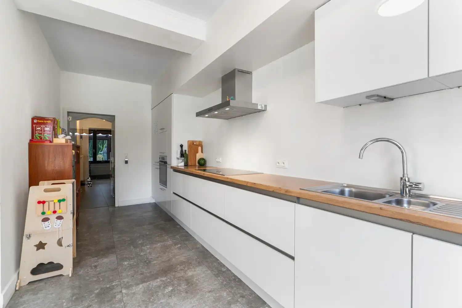 Prachtig gerenoveerde woning met tuin, zonnepanelen en garage in Sint‑Pieters‑Leeuw foto 5