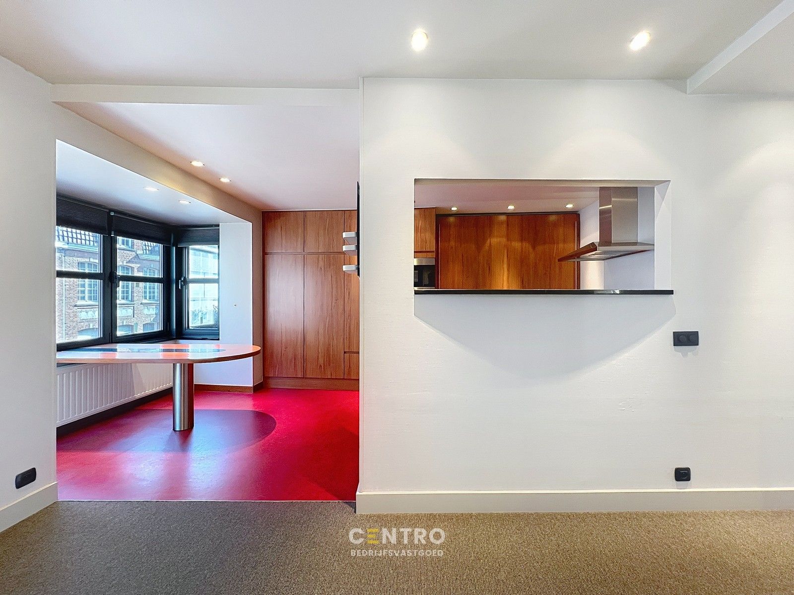 RUIME woning met kantoor/praktijk/winkelruimte van 20m² + ondergrondse GARAGEBOX op COMMERCIËLE ligging te Tielt! foto 16